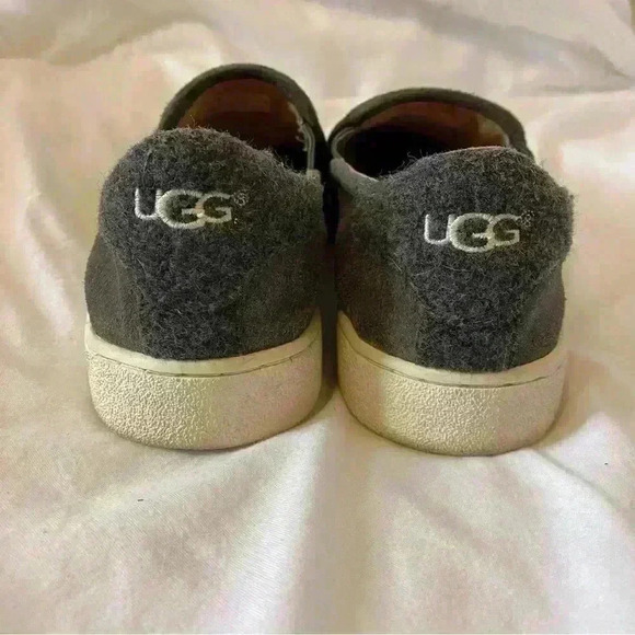 UGG Slip On Sneakers Casual Suede Charcoal Gray pre-owned sz 7.5 great c… - Picture 5 of 11